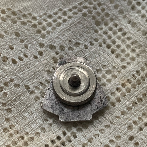 Vintage 3 Years Skillful Driver Award Silver Award Hat Coat Pin Statue Liberty - Picture 2 of 3